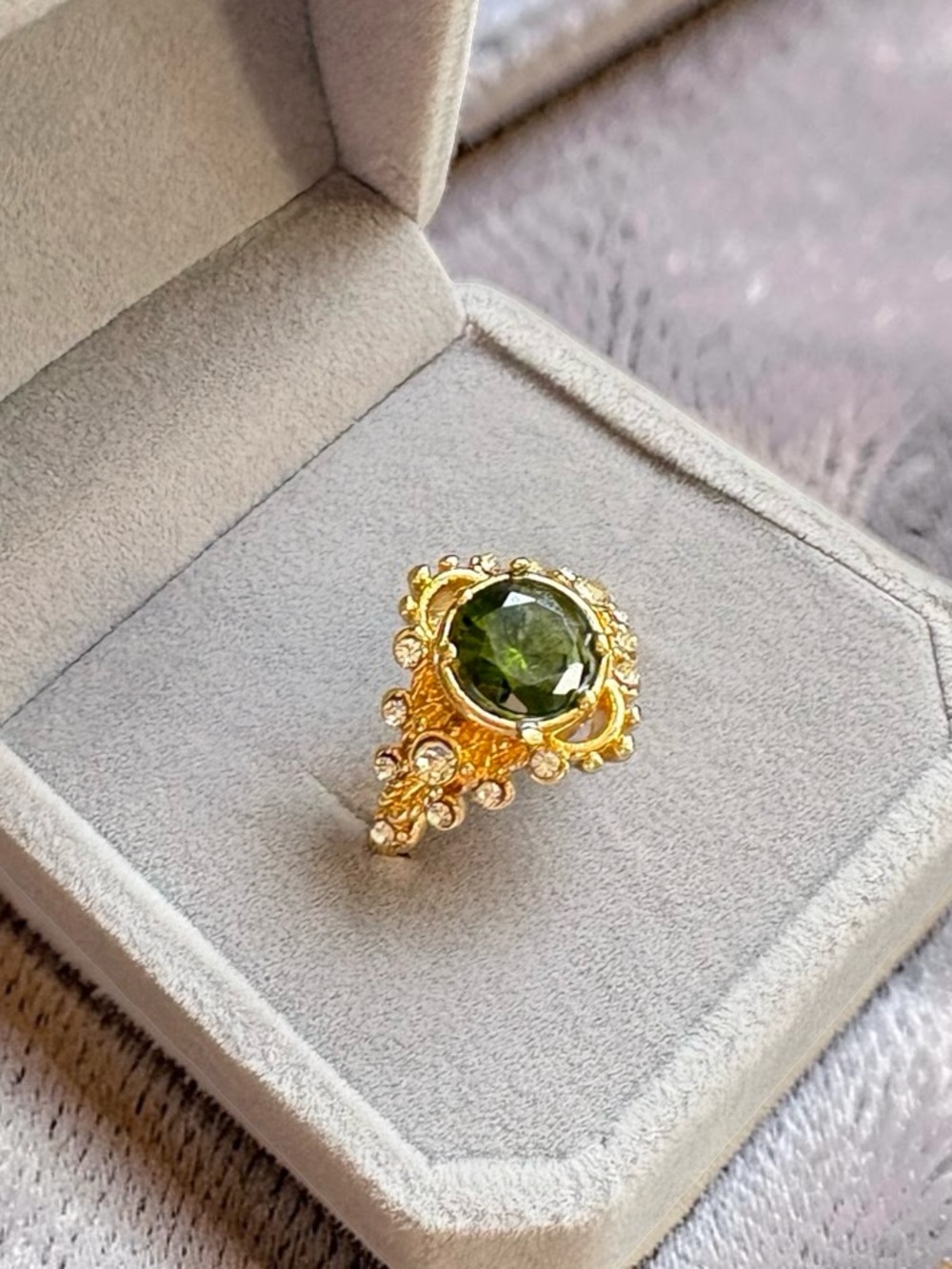 Gold Ring with Green Crystal and Accent Stones - Picture 4 of 5